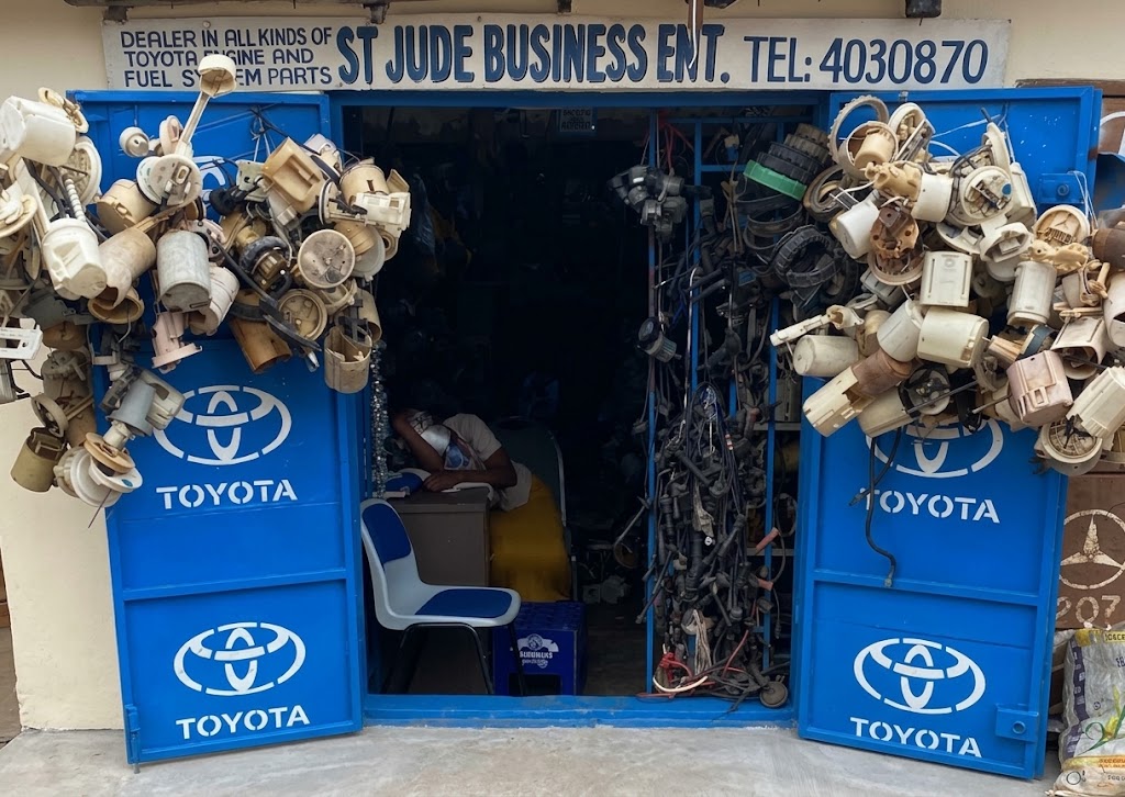 Front of the ST JUDE Autolife store